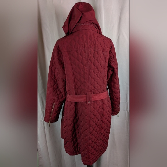 Michael Kors Maroon Puffer Jacket with Quilted Design - Picture 3 of 16